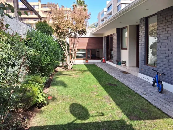 Casa Remodelada A Pasos Del Metro Manquehue