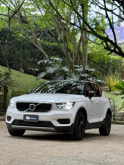 Volvo Xc40 2.0 D4 Awd Momentum