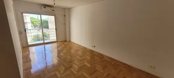 Excelente 3 Ambientes Muy Luminoso Al Contrafrente.