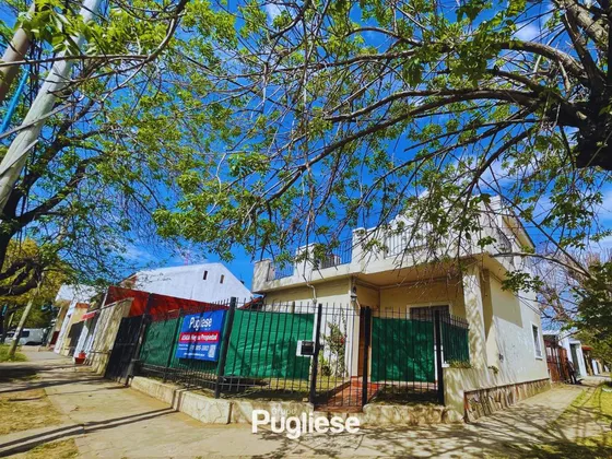 Casa En Venta En Moreno 4 Ambientes Con Local
