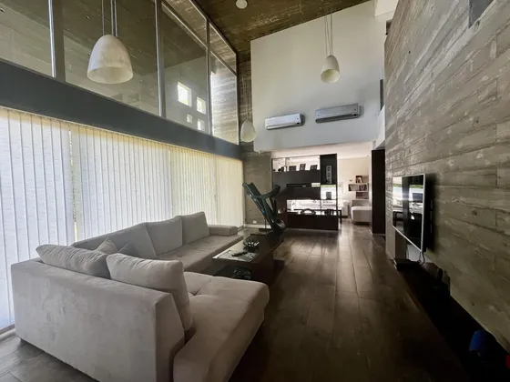 Casa En Venta De 5 Amb En Nuevo Quilmes.