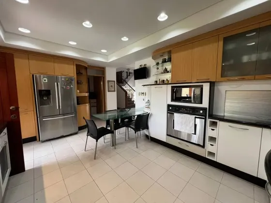 Casa En Venta En Valencia , Urb Guataparo , Res Villas Laguna Club. Ag/4c14mf