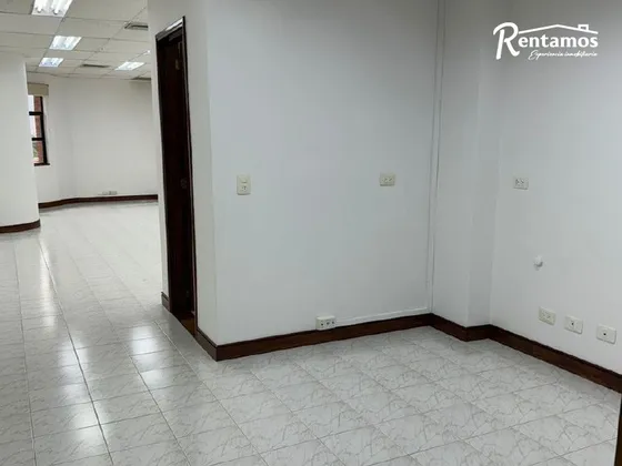 Oficina En Arriendo En El Poblado. Cod A775570