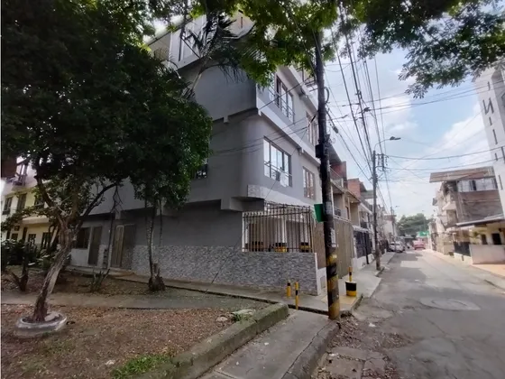 Arriendo Apartamento  En El Guabal - 2 Piso 