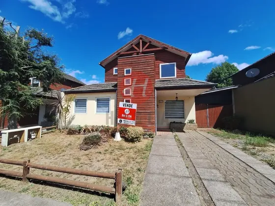 Casa En Venta En Sector Poniente De Temuco 3d 3b 