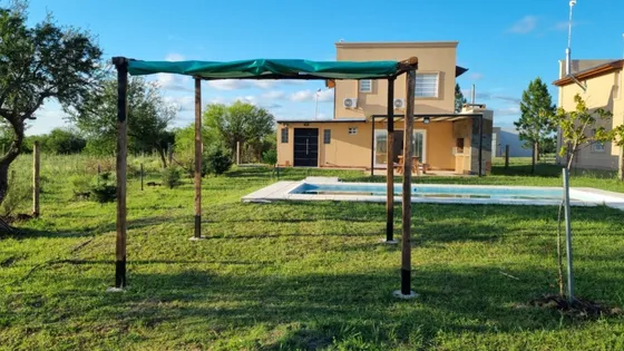  Casa Los Tulios  P/ 6 Personas De Alquiler Vacacional Con Pileta Y Amplio Jardín, Concepción Del Uruguay, Entre Rios