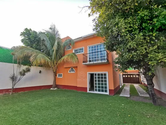 Casa En Venta En Manantiales