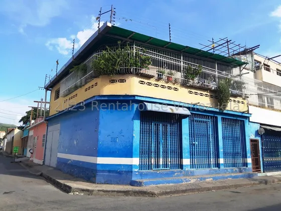 Local Comercial En Venta Ubicado En El  Centro De Turmero, Fvina 24-16476
