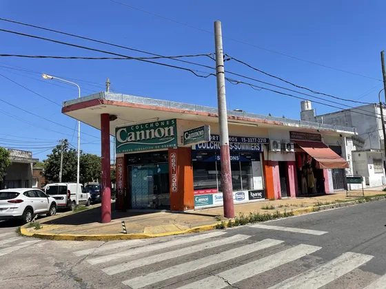 Edificio Comercial En Ramos Mejia Sur