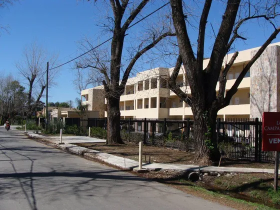 Venta Departamento 1 Dormitorio Las Campanillas Con Cochera