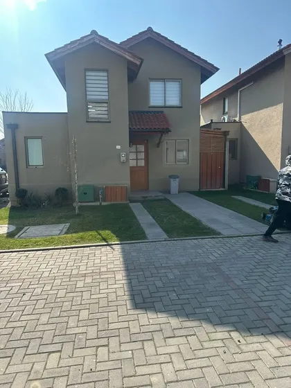 Hermosa E Impecable Casa En Condominio Machali