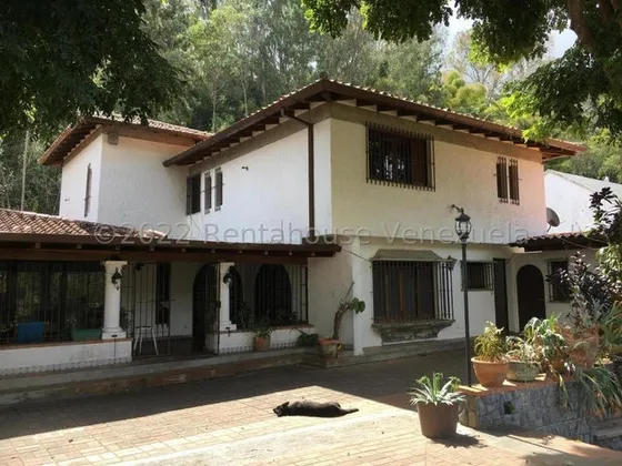 Dp -  La Lagunita Country Club , Hermosa Quinta Colonial 1000m²  Con Anexo Independiente ,  Cancha De Frontón Con Caney,techos Y Piso De Puy.