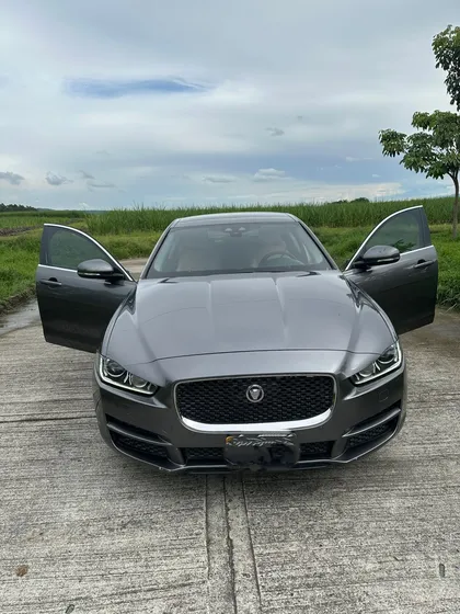 Jaguar Xe 2.0 L Prestige