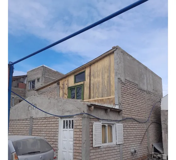 Casa En Venta Con Local Comercial Piedra Del Aguila 