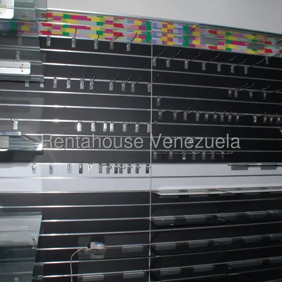 Local En Alquiler Los Palos Grandes Mls #25-10674