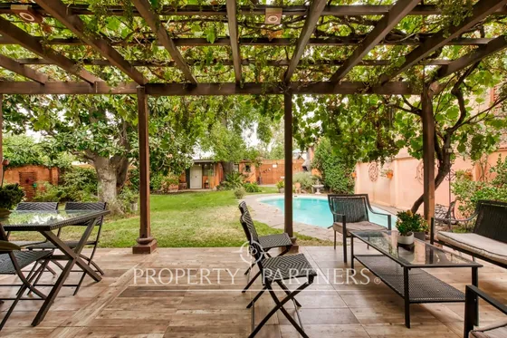 Linda Casa A La Venta En La Reina Con Excelente Ub...