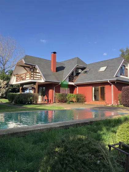 Casa En Venta De 7 Dorm. En Osorno