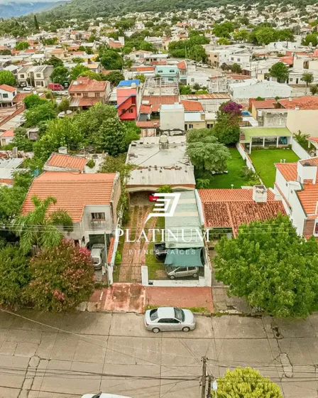 Venta Casa 4 Dormitorios Tres Cerritos Con Cochera