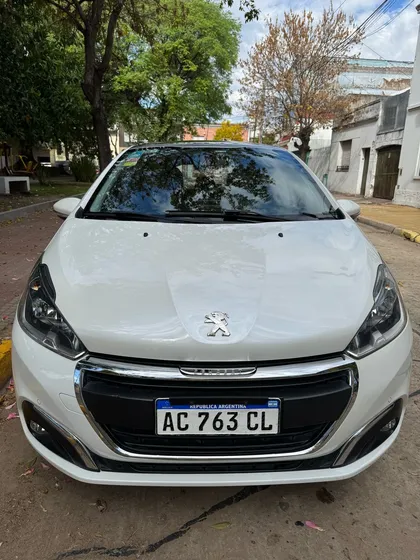 Peugeot 208 1.6 Feline Tiptronic