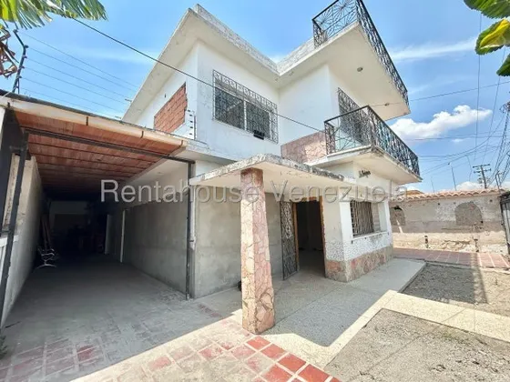 María Martínez Alquila Amplia Casa Comercial Para Emprender, Al Este De Barquisimeto, Ideal Para Bodegón, Licorería, Cerca A Colegios, Comercios.