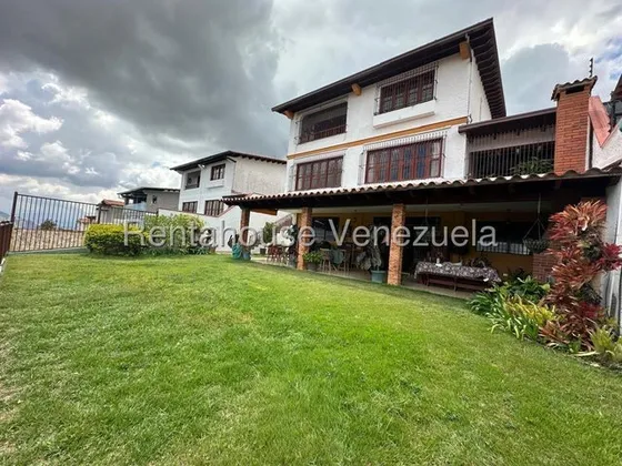 Tg Casa De 420 Mts En Venta En Los Naranjos Del Cafetal, En Calle Cerrada Con Excelente Vista 25-22856 Ys 