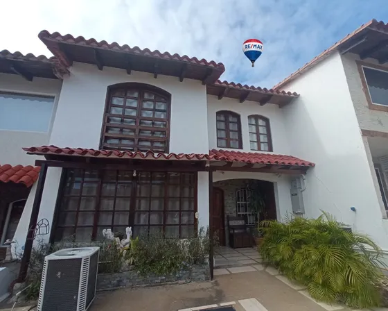 Town House Con Amplios Espacios, En Excelente Conjunto Residencial Privado, Ubicado En La Urbanización El Paraíso 2, Isla Margarita, Estado Nueva Esparta