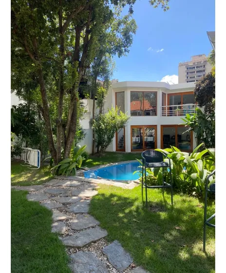 Se Alquila Casa 625 Mt2 En La Urbanización Los Palos Grandes