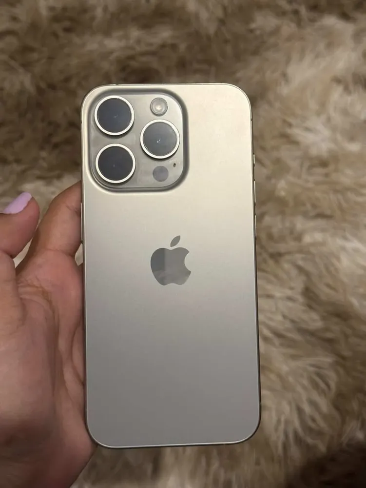 Apple iPhone 15 Pro (128 GB) - Titânio Natural (Novo com caixa