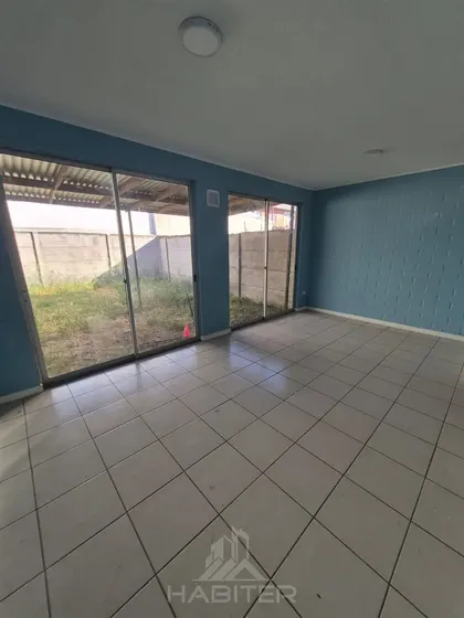 Casa En Venta De 3 Dorm. En Curicó (39574)