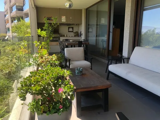 Depto En Venta De 3 Dorm.+ Serv En San Carlos De Apoquin