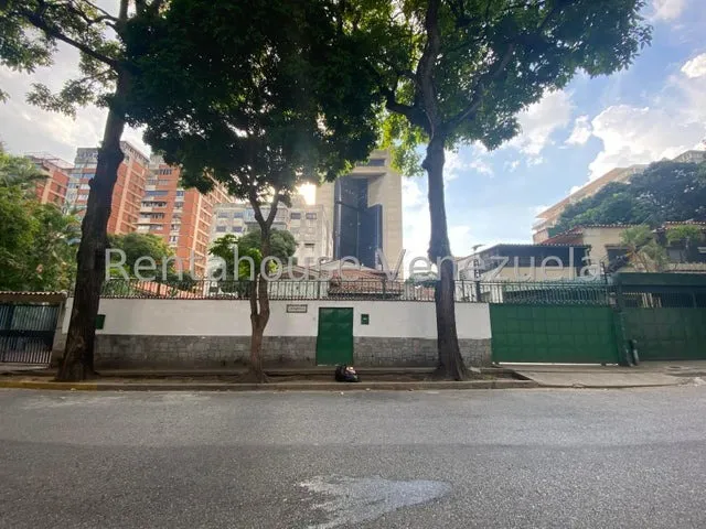 Jg Cod Flex 25-8169 Se Alquila Espacios De Trabajo En Casa  Para Uso Comercial En La Floresta Negociable