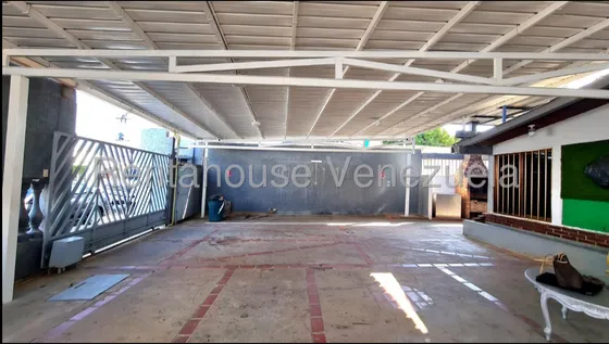 Alquilo Local De 110 Mt Para Venta De Comida En Lecheria. Yl
