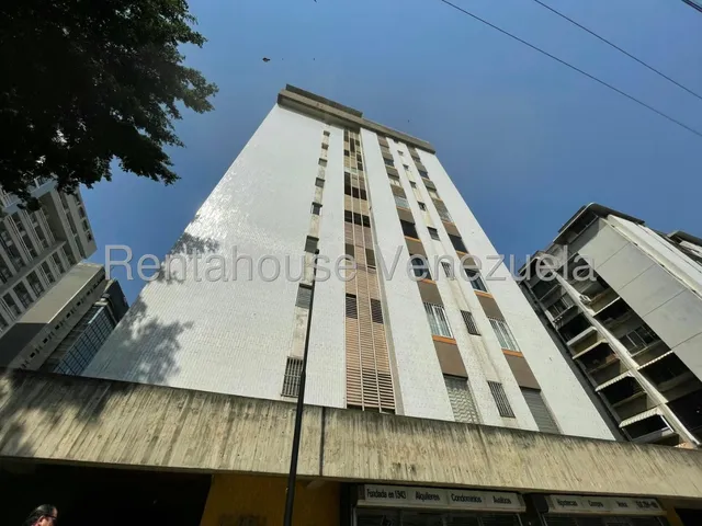 Cur Apartamento En Alquiler En Los Palos Grandes 25-17593 Yg