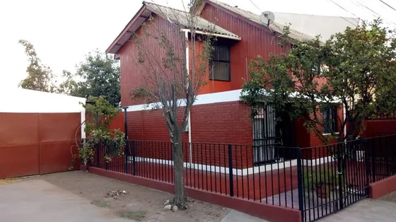 Casa Amplia. Metro Plaza Maipú. Remodelada. Pasaje Cerrado.