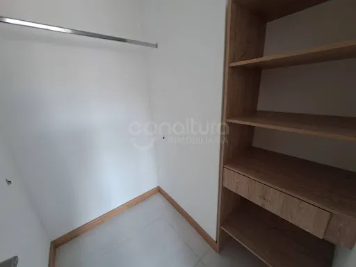 Apartamento En Arriendo San Jose Obrero 472-7044