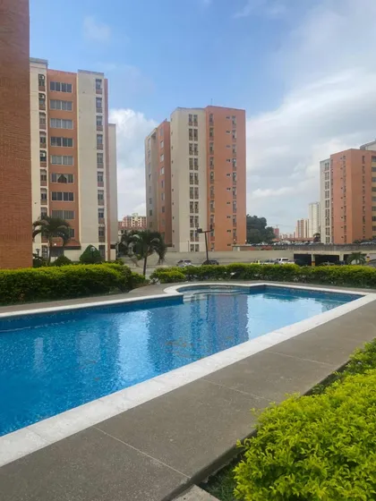 Apartamento Con Piscina Y Pozo En Jardín Mañongo Res Doral
