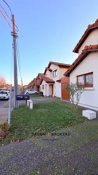 Casa En Venta De 3 Dorm. En Chillán