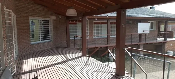 Venta Casa 3 Dormitorios Villa Allende Con Cochera