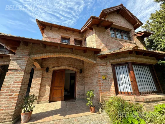 Casa Venta La Lucila 5 Ambientes Con Jardin