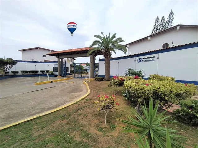 Casa Impecable De 2 Niveles, Urbanización Vista Caribe, Pampatar, Isla De Margarita 