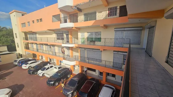 Dos  Locales Unificados En Plaza Comercial En El Ensanche Ozama