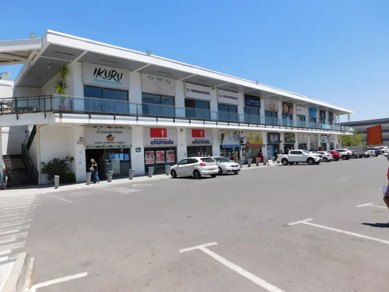 62m2 + Altillo En Segundo Piso De Strip Center 