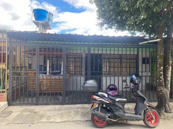 Casa Barrio Canaima Cerca A Uis Confamiliar Del Sur Y Ese Carmen Emilia