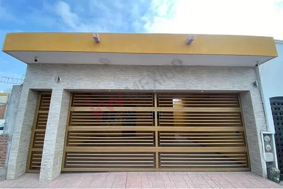 Casa Con Excelente Ubicación En Zona Norte, Cedros