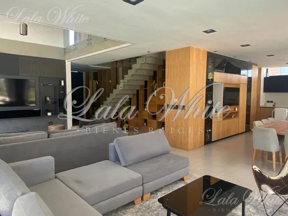 Casa En Venta En Terralagos, Canning