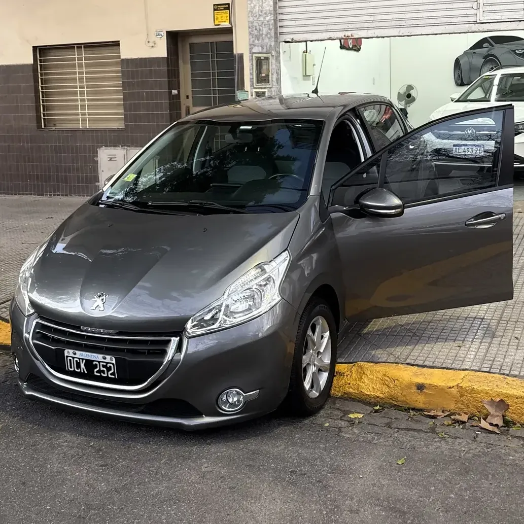 Peugeot 208 1.5 Allure Touchscreen