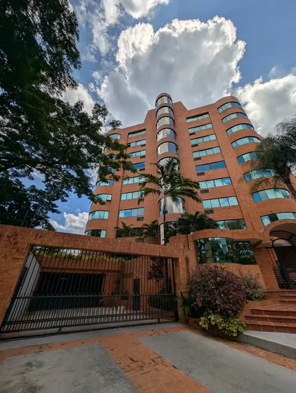 Apartamento En Venta Residencias Shogun Los Mangos Valencia Norte Carabobo  A Remodelar Planta 100 Y Pozo Gmendez
