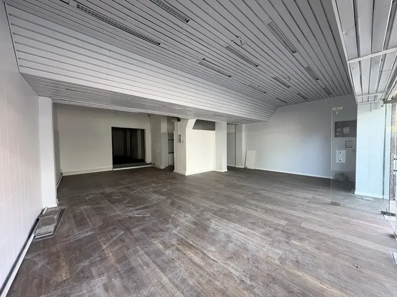 Alquiler Local Comercial 125 M2 Como Nuevo Ideal Para Varios Rubros En Cordón