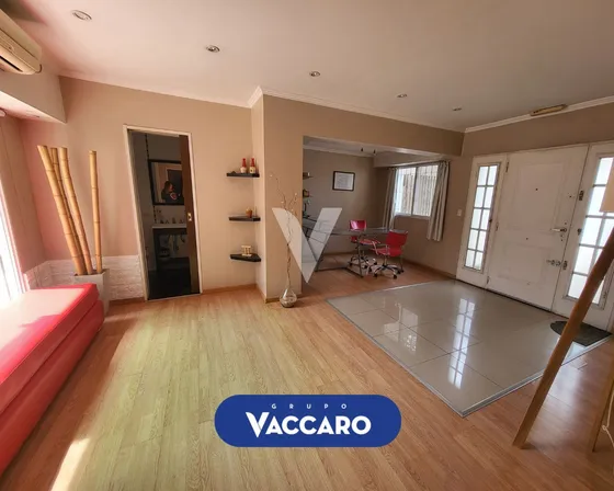Casa En Venta 7 Ambientes Moreno