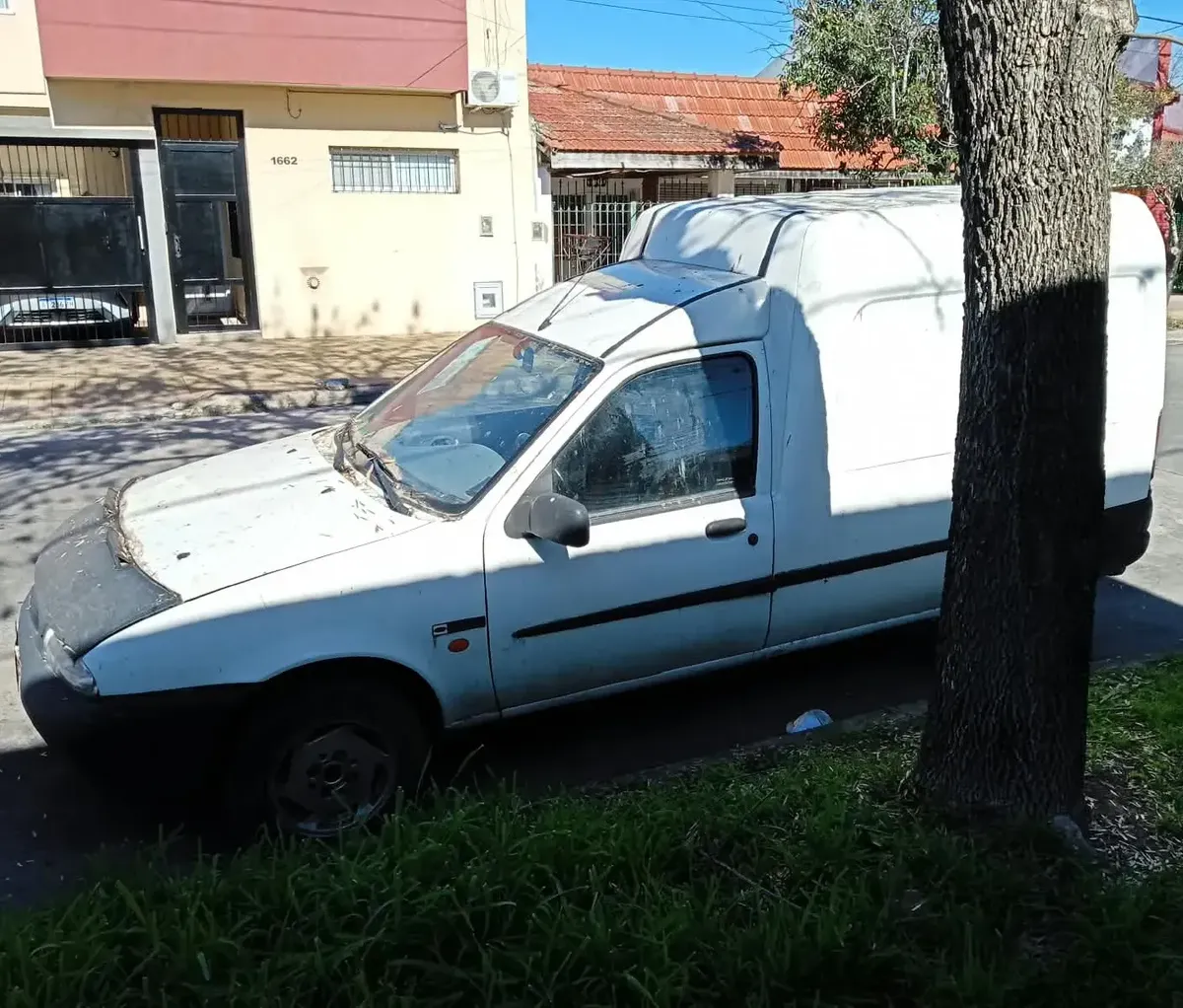 Ford Courier 1.8 Pick-up D Dh